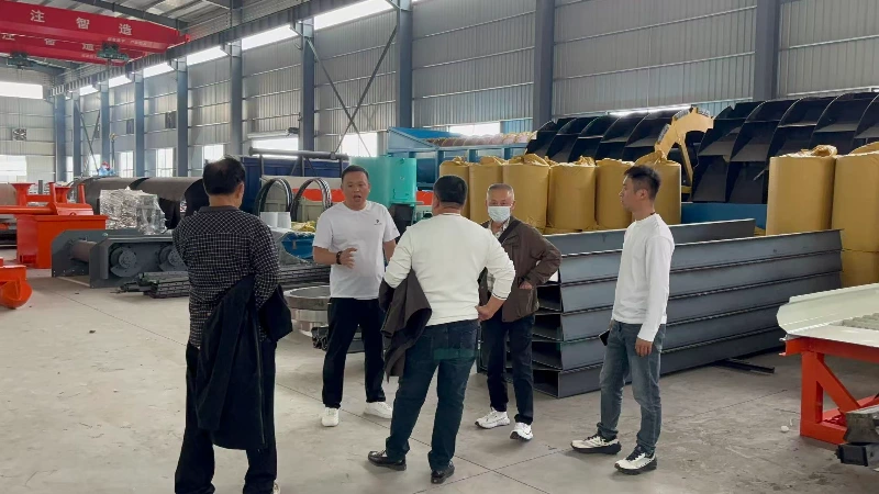 Des clients d’Asie du Sud-Est rachètent des équipements de lavage d’or alluvionnaire